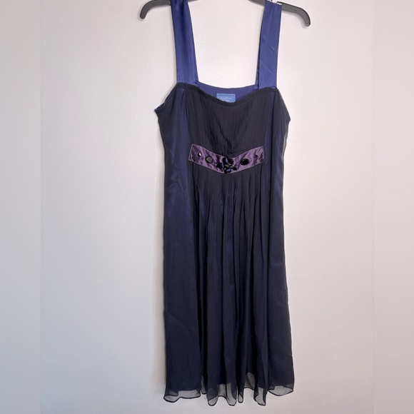 Simply Vera Vera Wang Dresses & Skirts - Simply Vera Wang Dress. Size 12 Black Georgette, Blue Satin, Beading Details